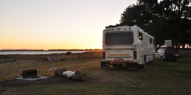 Meredith Park, Lake Colac, VIC – Free Camp: Updated 2020